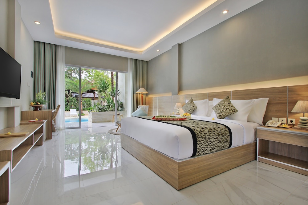 Deluxe Room Pool Access (with Daily Afternoon Tea) photo 3