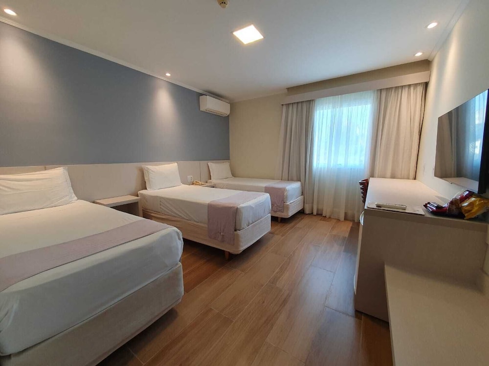 Quarto Triplo Solteiro Premium photo 2