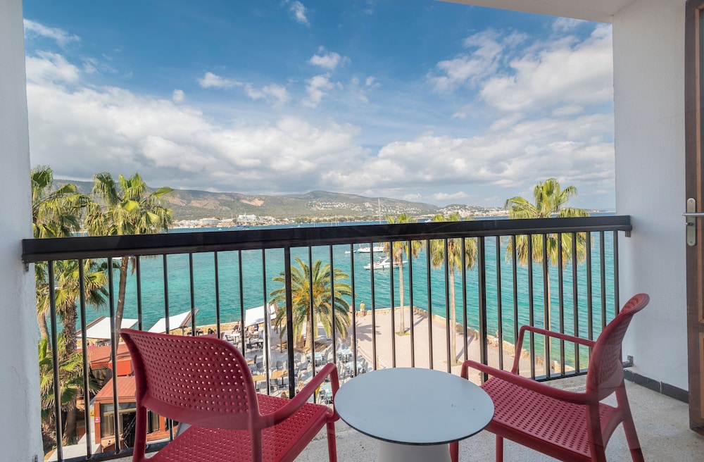 Deluxe Room, Sea View (Quadruple)