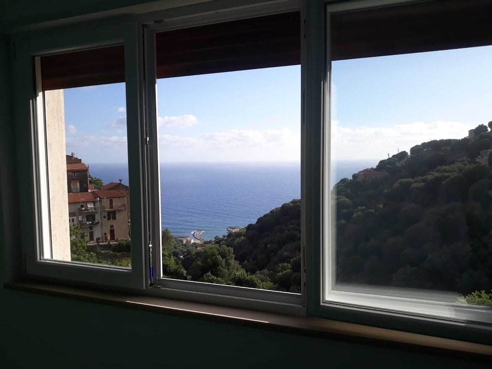 Panoramic Studio, 1 Double Bed, Partial Sea View photo 2