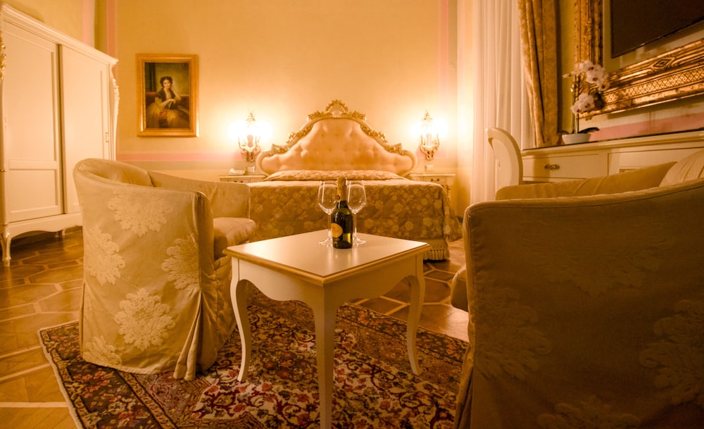 Romantic Suite, 1 Bedroom, Sauna, Tower photo 1