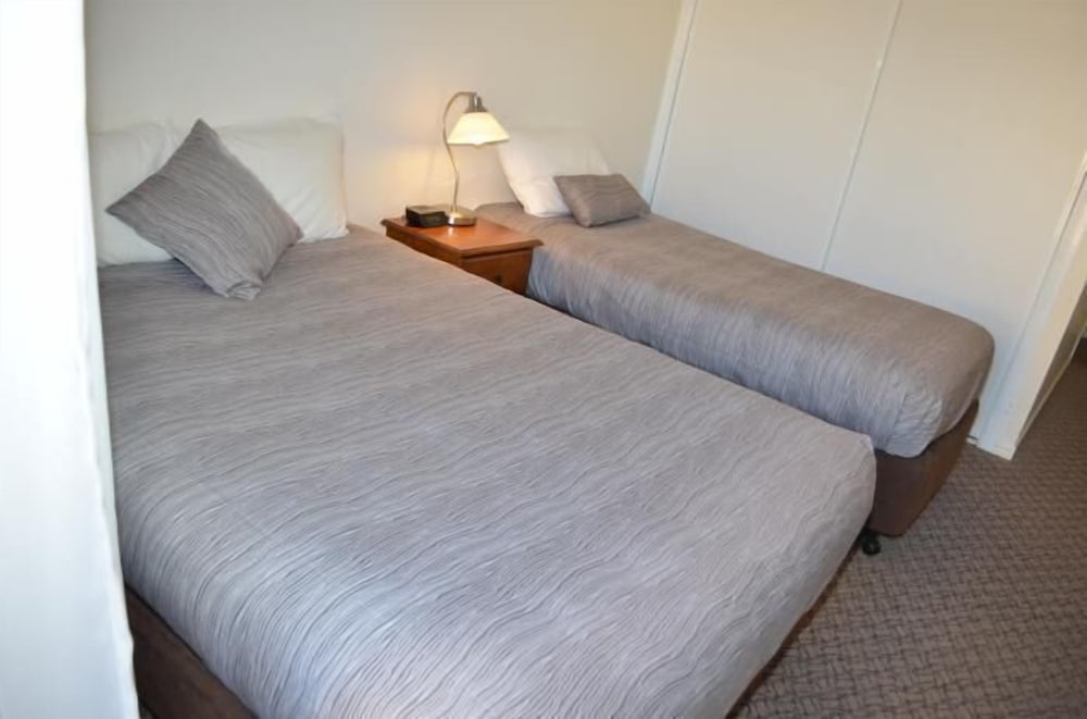 Standard Room, Non Smoking, Balcony (Twin Share) photo 3