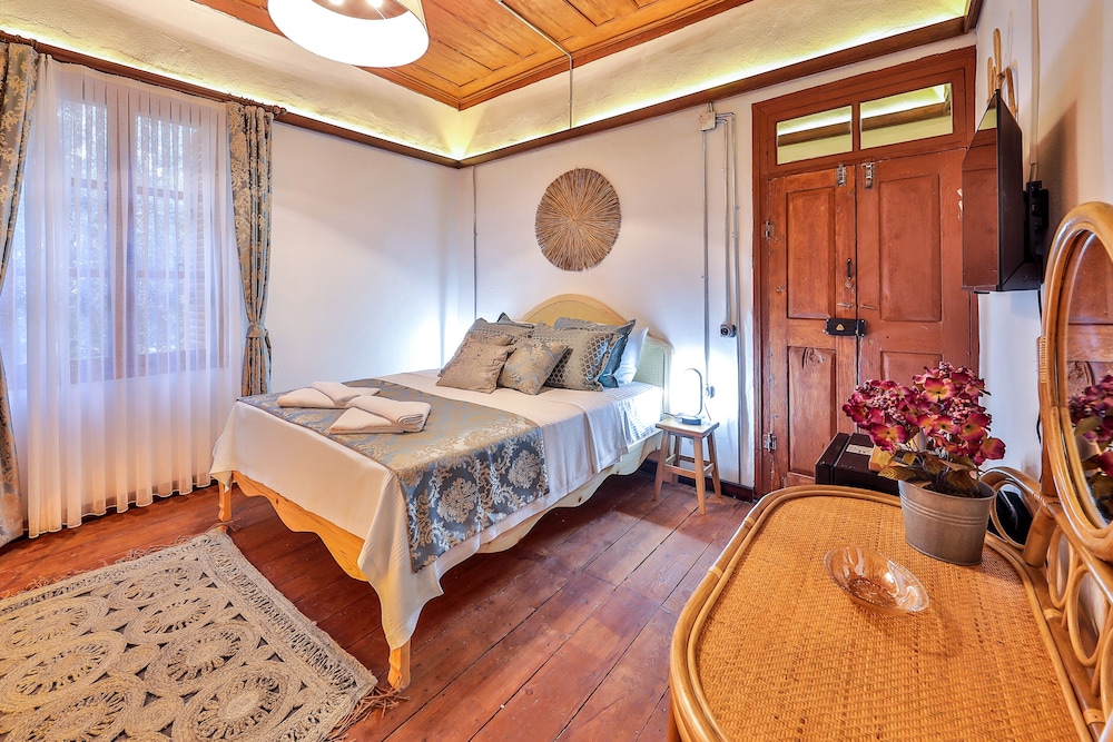 Classic Double Room