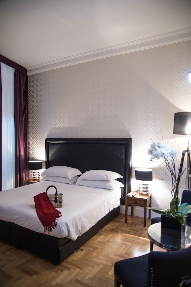 Exclusive Double Room, Balcony, City View photo 2