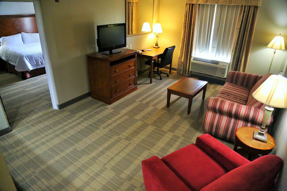 Suite, One King Bed, Non-Smoking - Photo 2
