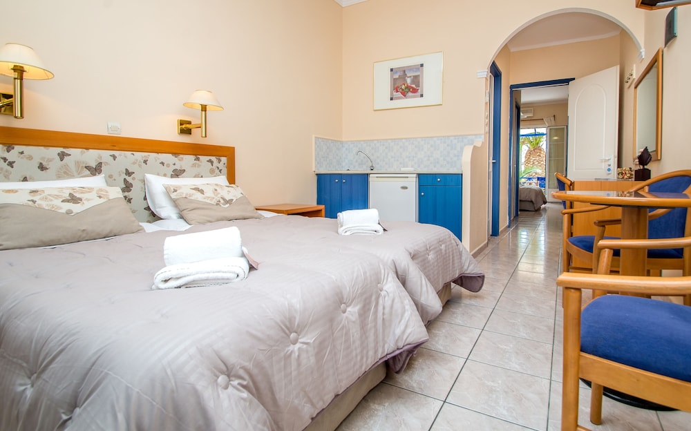 Family Apartment, 2 Bedrooms, Terrace photo 1