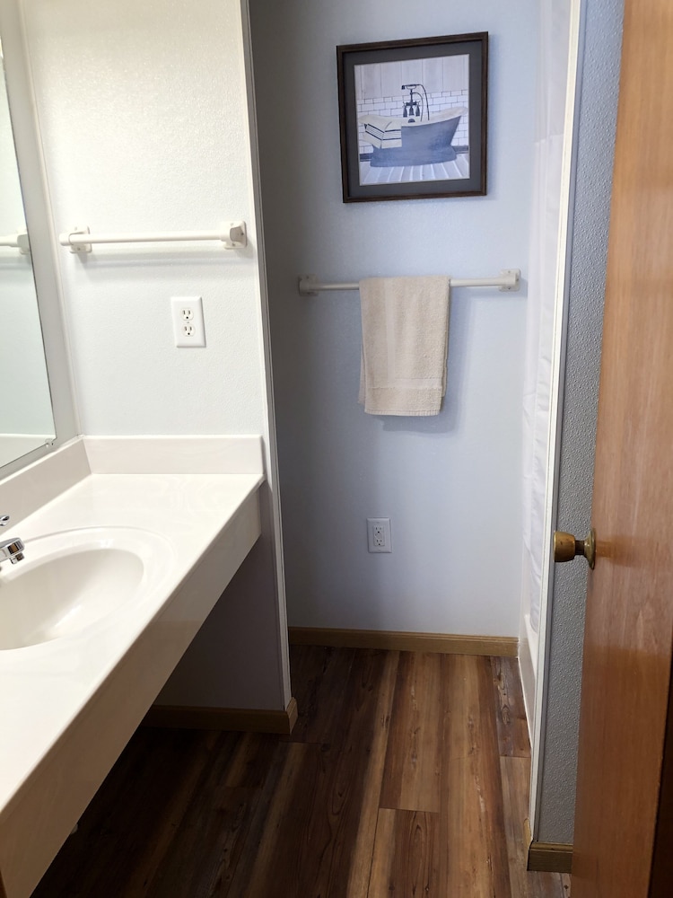 Chalet, 3 Bedrooms, Lake View photo 2