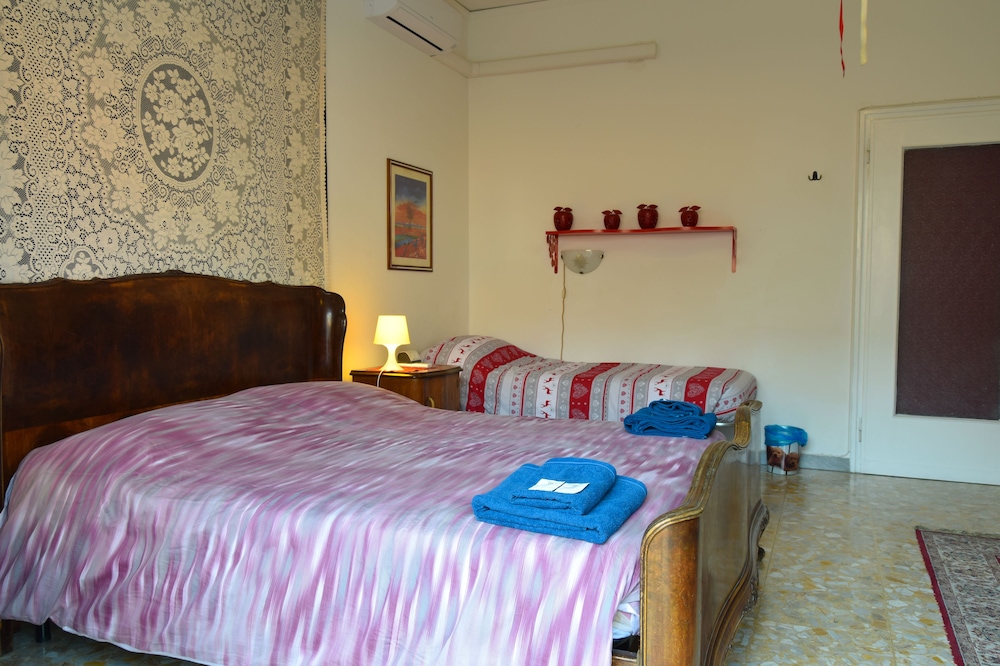 Triple Room, Shared Bathroom