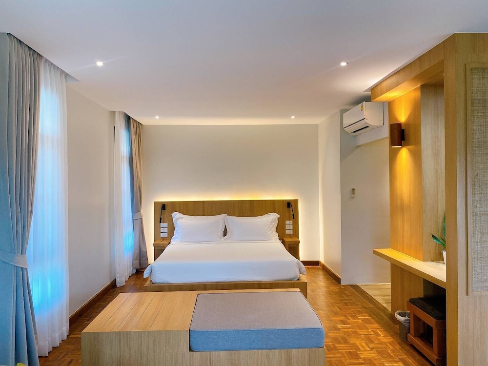 Sirarun Jacuzzi Pool Villa photo 3