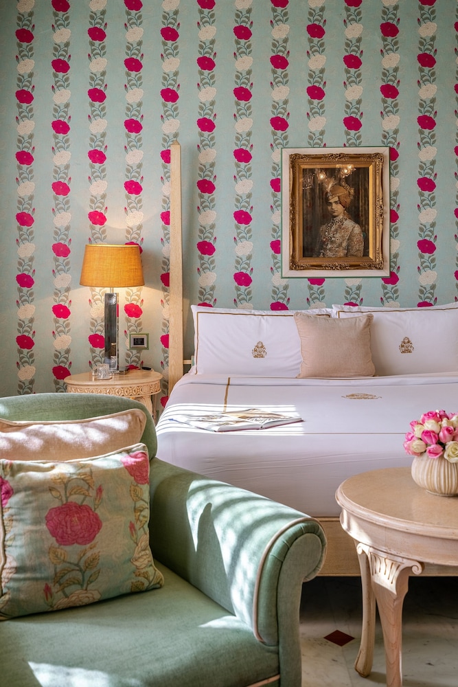 Royal Suite photo 2