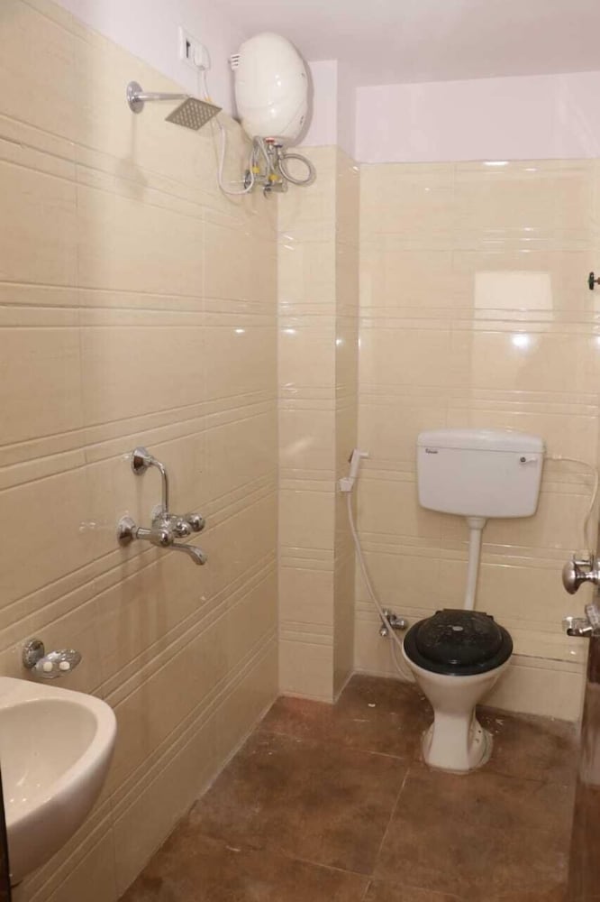 Standard Triple Room - Photo 4