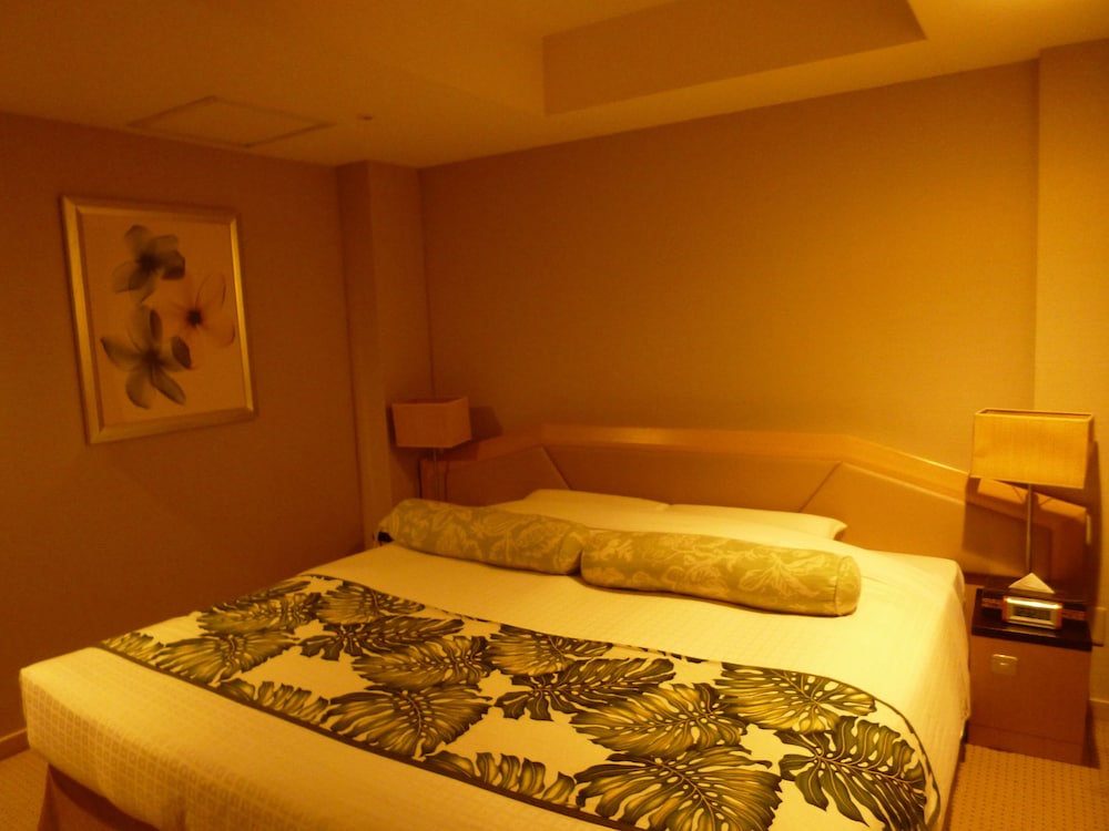 Resort-style Room, Smoking