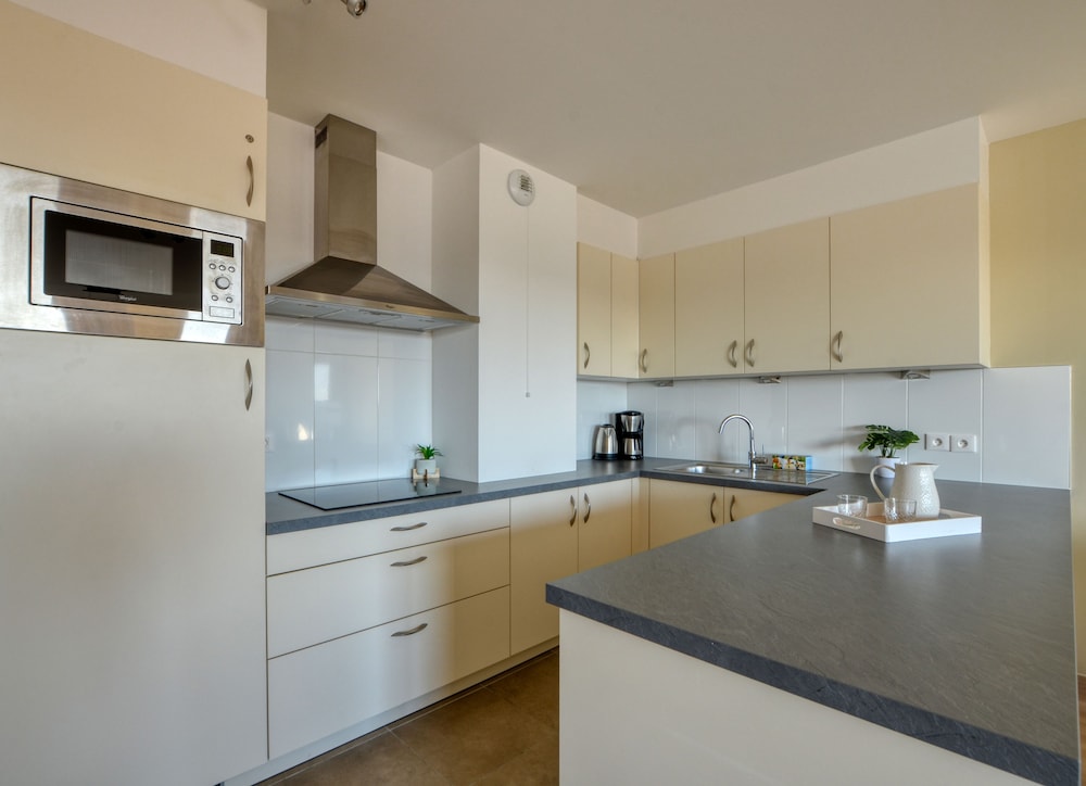 Standard Apartment, 3 Bedrooms, Terrace photo 2