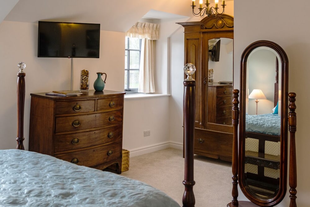 Deluxe Double Room, Ensuite - Photo 15