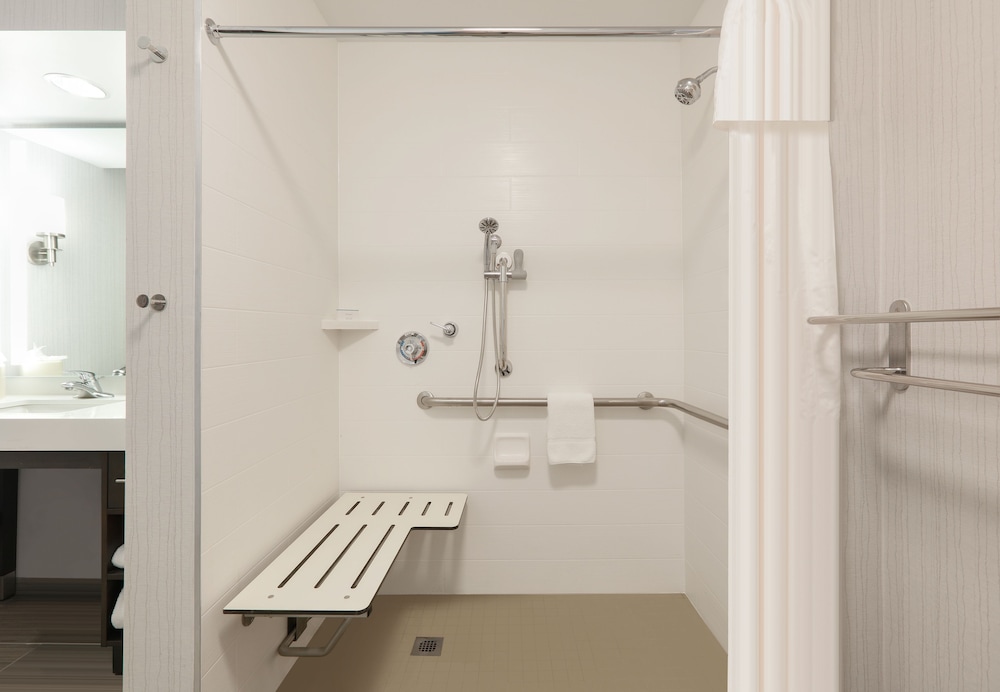 Room, Accessible, Non Smoking - Photo 7