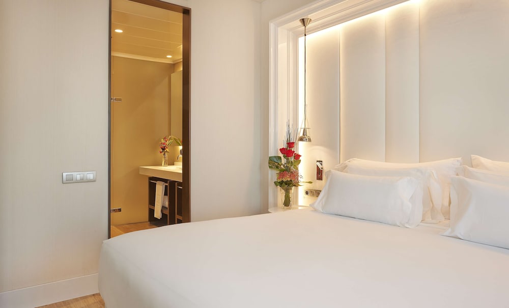 Suite, Terrace (Extra Bed 3 adults + 1 child) thumbnail 5