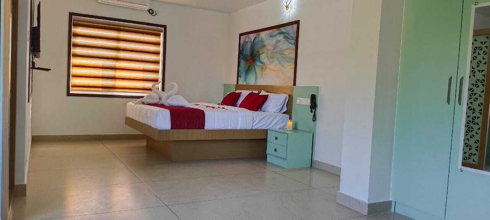 Luxury Studio, City View