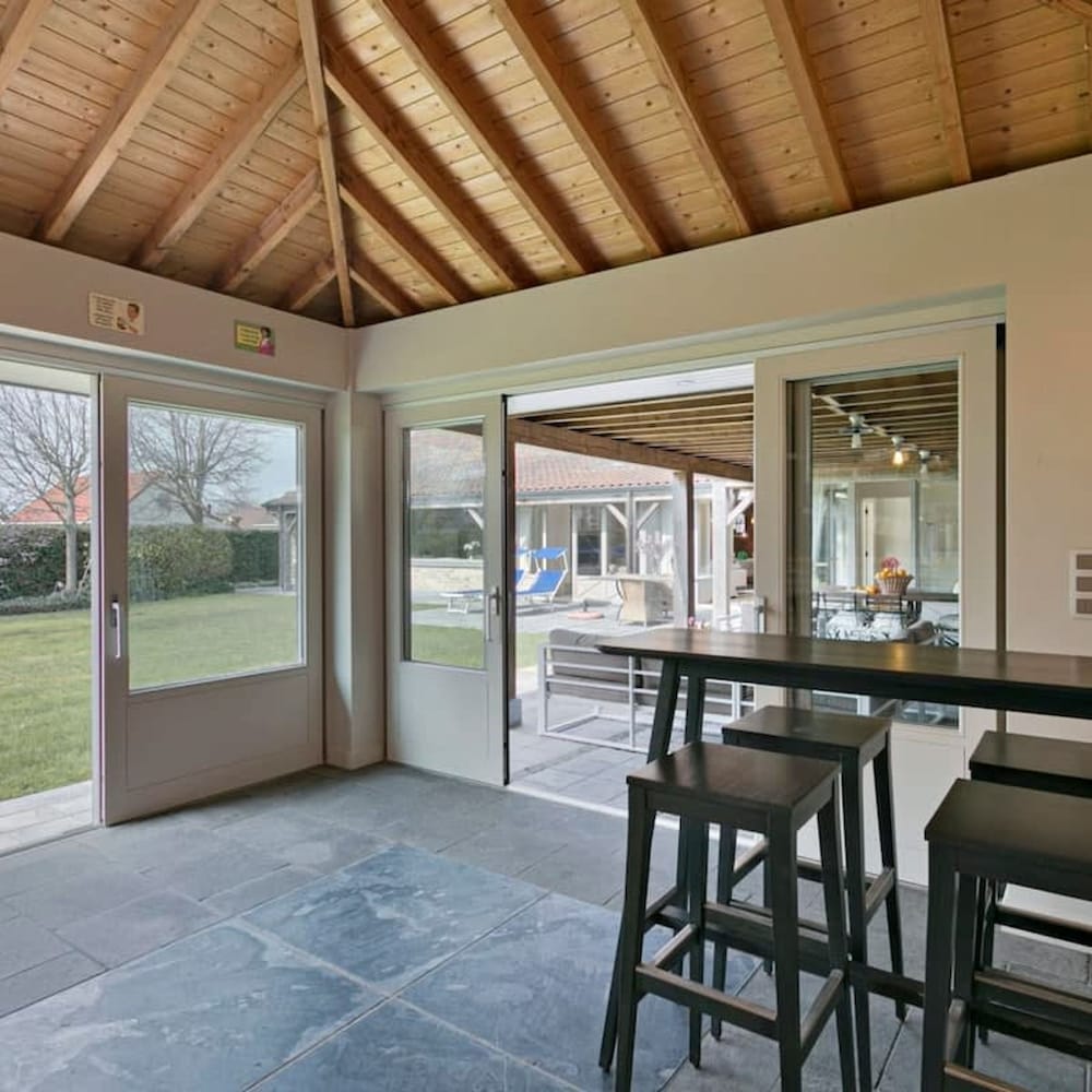 Spectacular holiday-villa with lounge-area and bar, Fotografia 3
