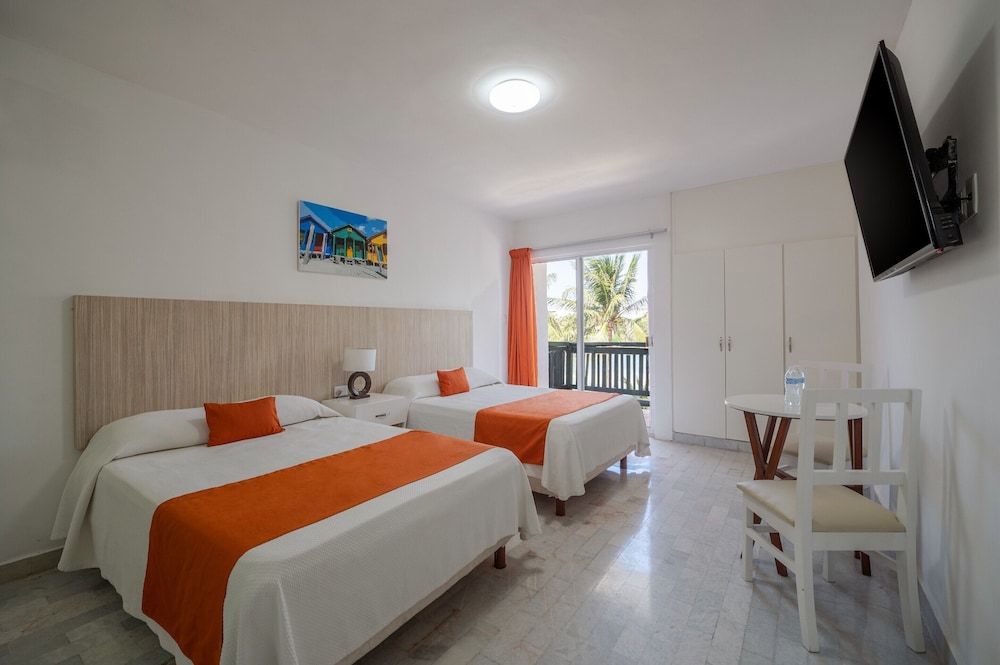 Classic Room, Balcony, Lagoon View photo 1