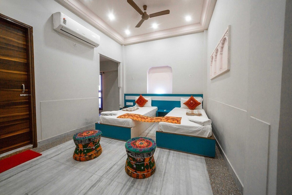 Deluxe Double or Twin Room - Photo 5