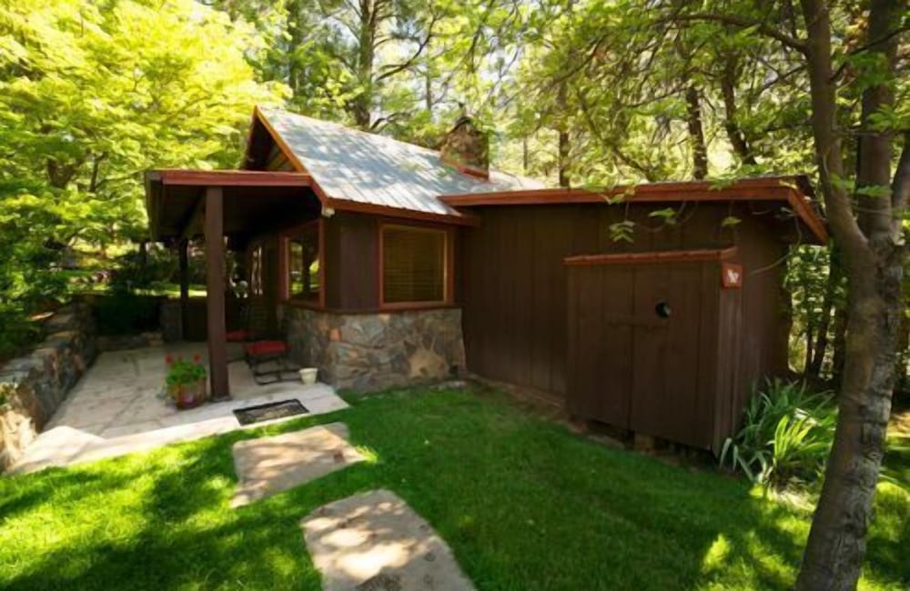 Cabin Mary