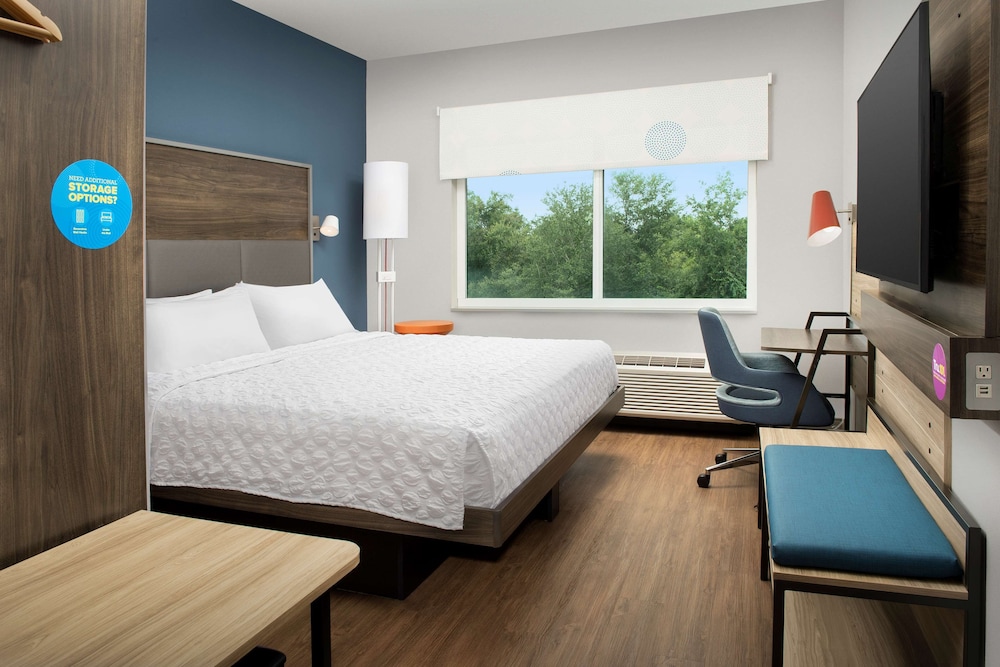 Standard Single Room, 1 King Bed