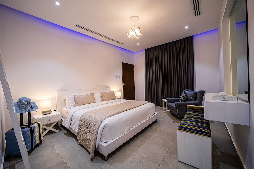 The Beach Suite, 1 King Bed, Beach View, Sea Facing
