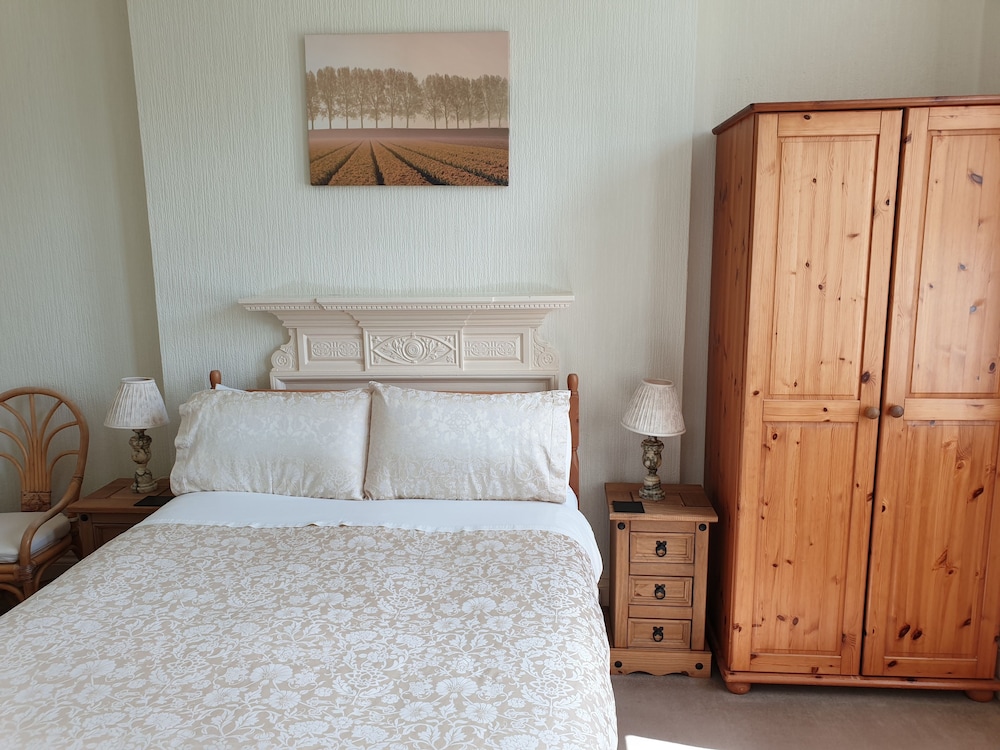 Double Room, Ensuite - Photo 2