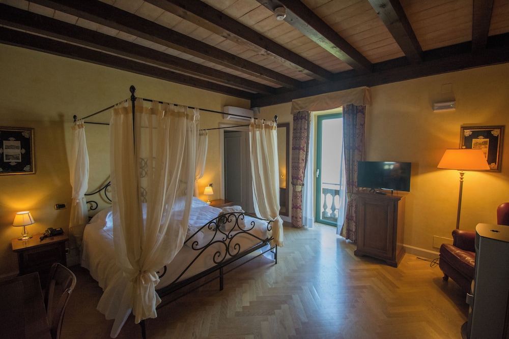 Superior Room, Balcony, Pool View