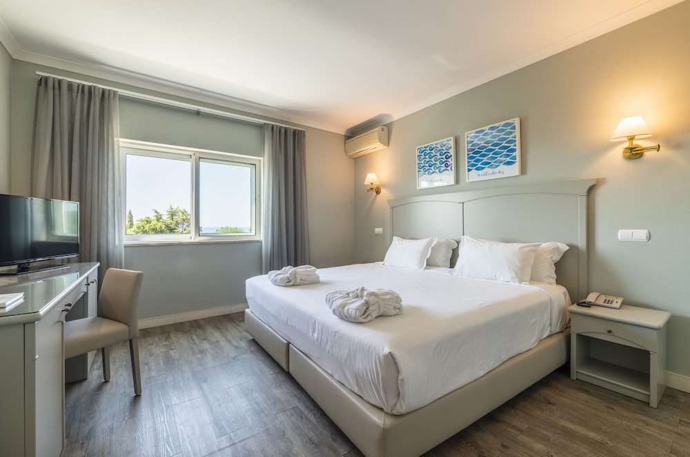 Classic Double or Twin Room - Photo 1