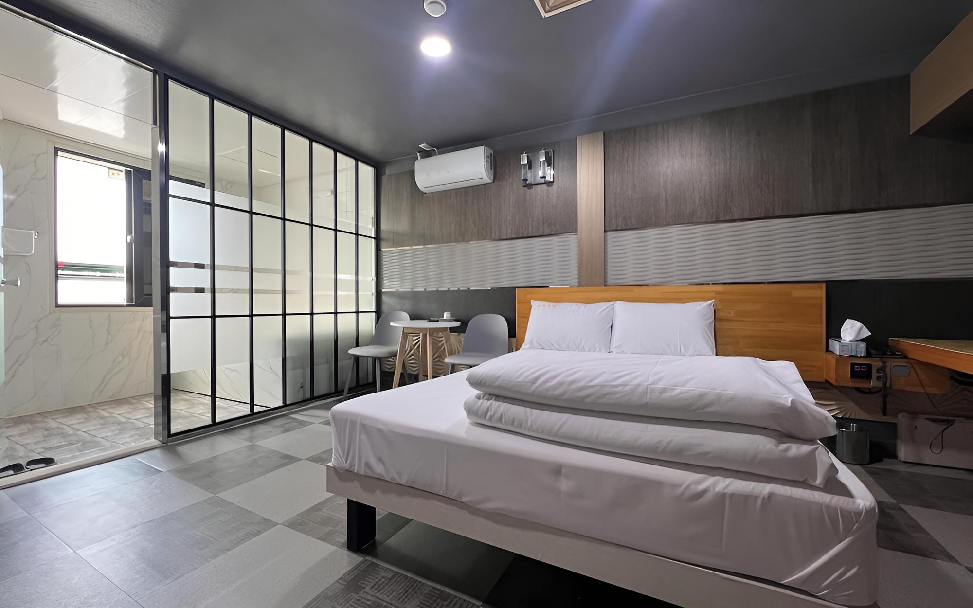 Room (Special Room)