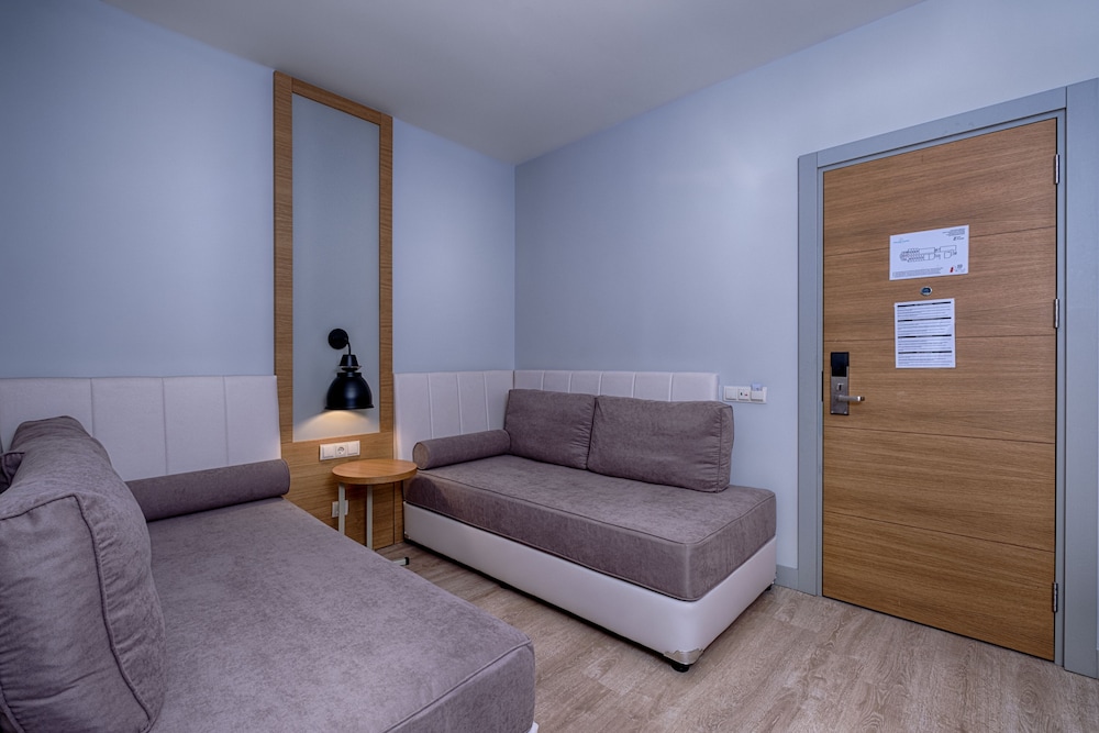Standard Suite, Connecting Rooms photo 3