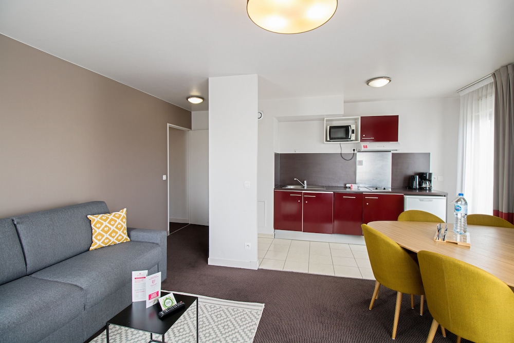 Apartment, 2 Bedrooms, Kitchenette - Photo 8
