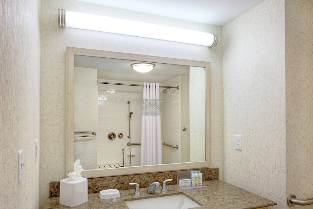 Room, 2 Queen Beds, Accessible, Ocean View (Roll In Shower) photo 3