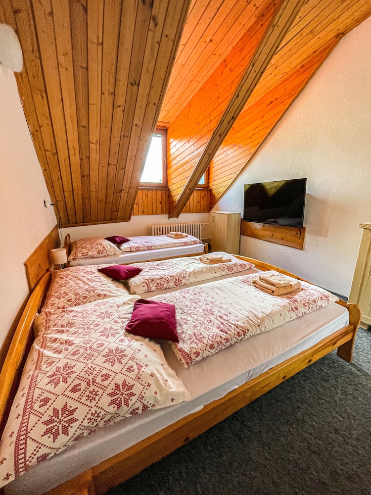 Basic Triple Room photo 3