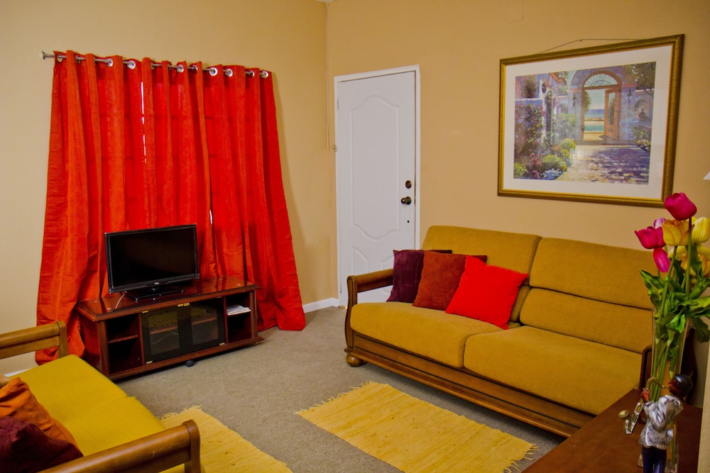 Apartment, 2 Bedrooms, Kitchen, Ground Floor photo 1