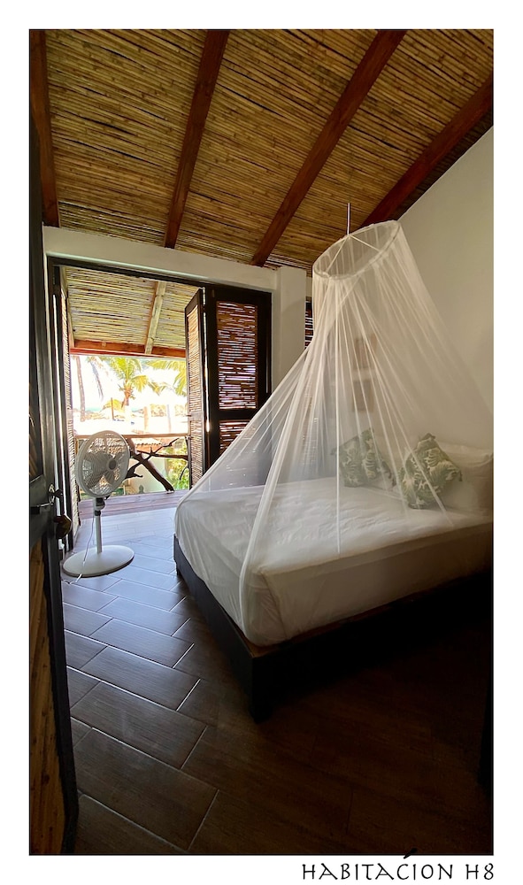 Traditional Room, Shared Bathroom, Ocean View photo 2