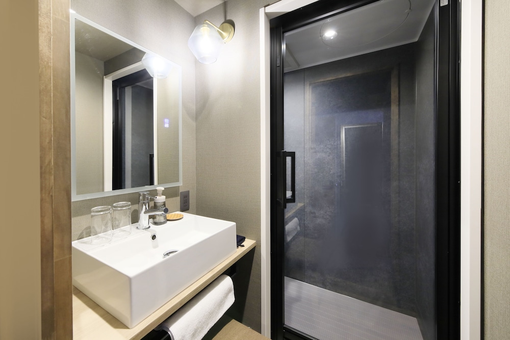 Twin Room - Photo 2