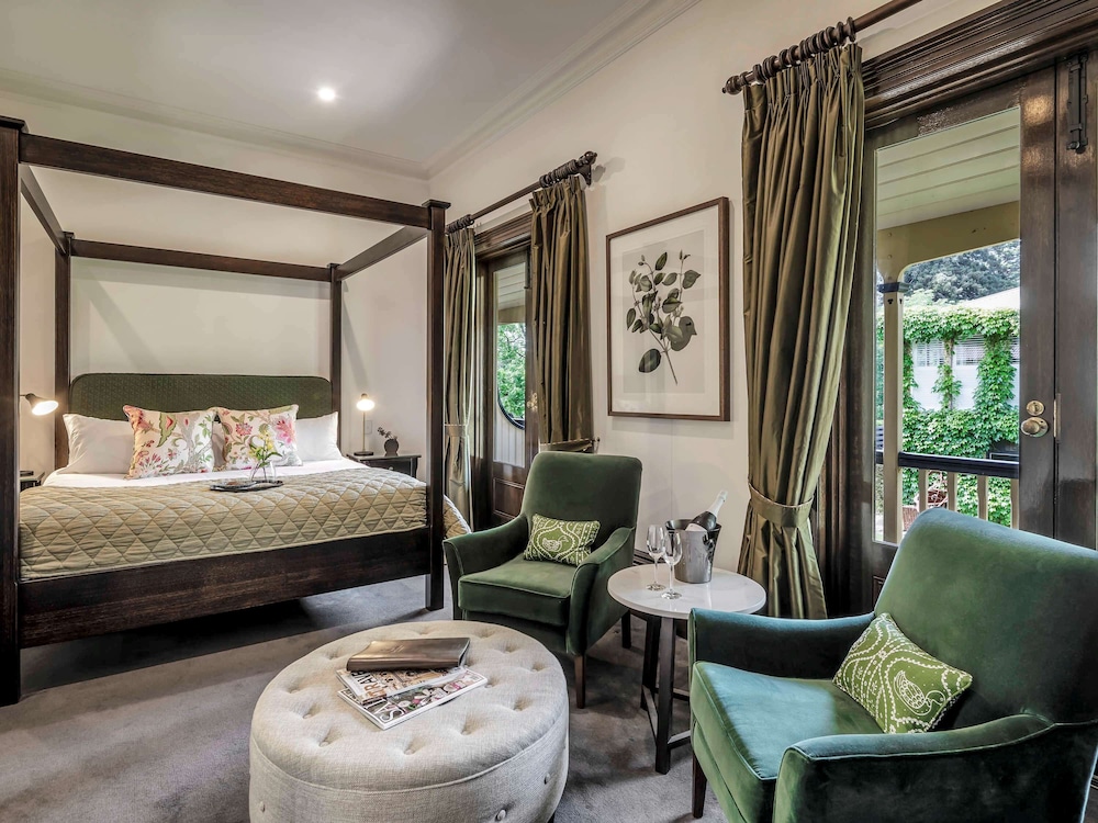 Piccadilly Wing Valley View Room