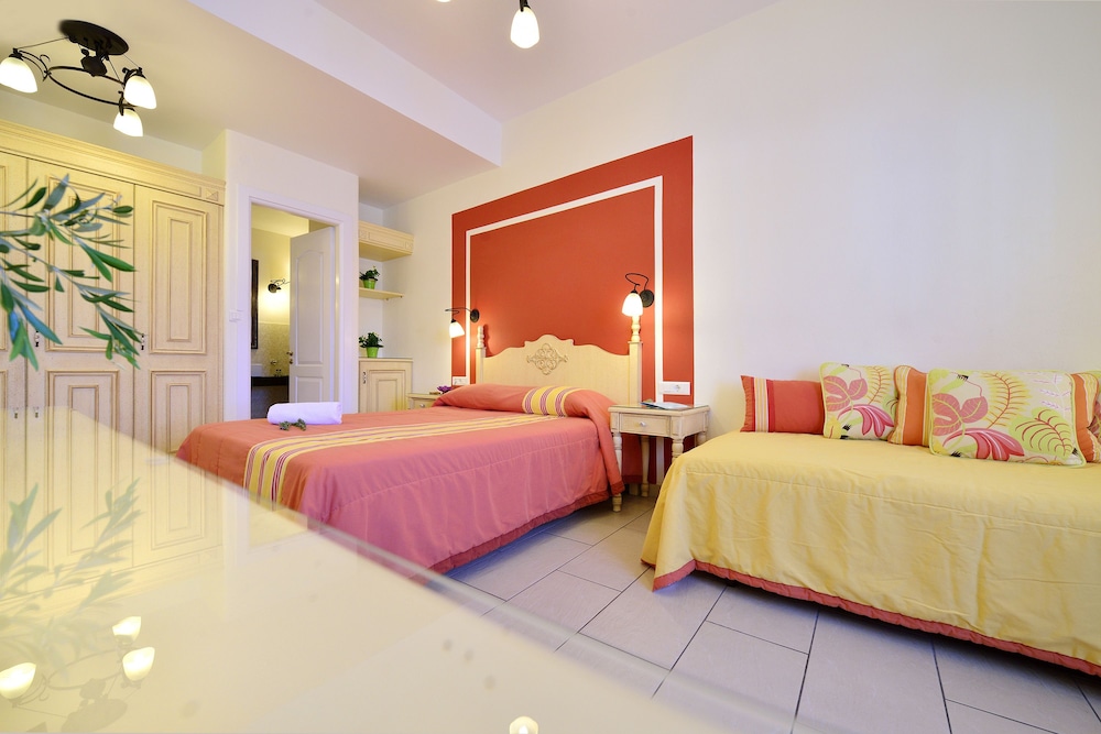 Standard Triple Room (No special View) - Photo 1