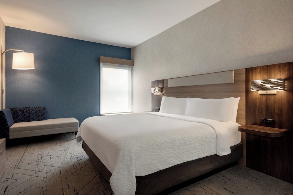 Standard Room, 1 Queen Bed, Accessible (Communication, Accessible Tub) - Photo 2
