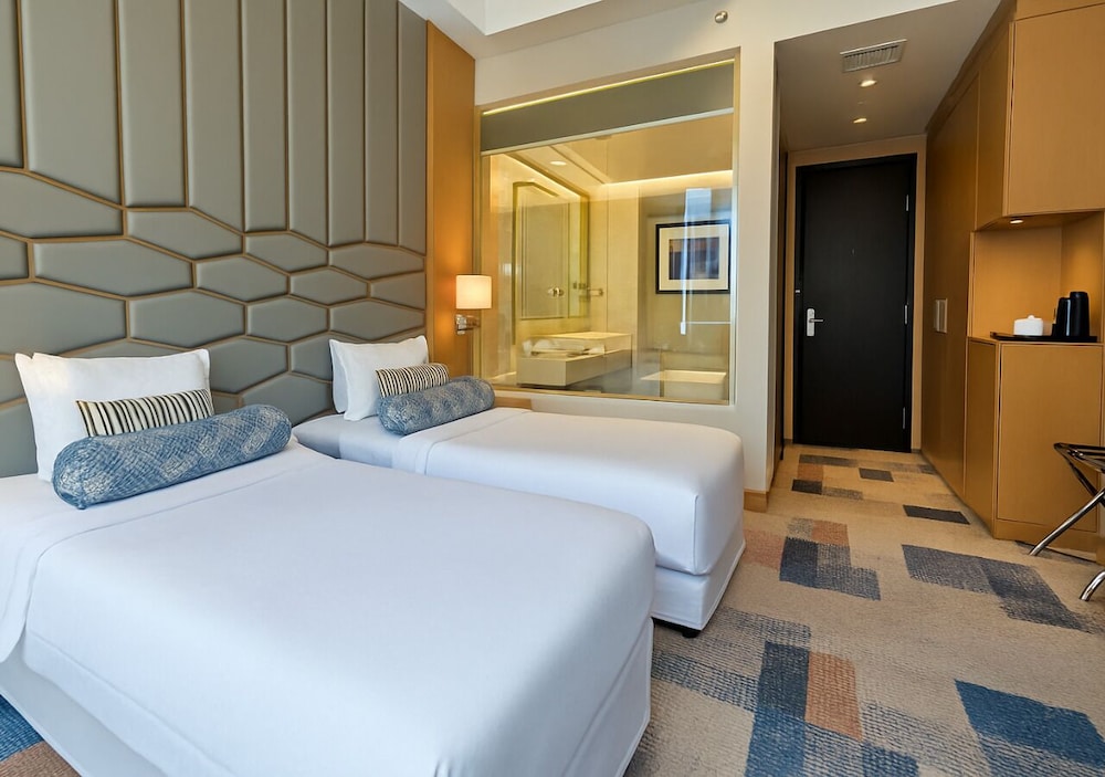 Superior Room Twin, City View with free access to the hotels' private beach at Palm - Jumeirah photo 1