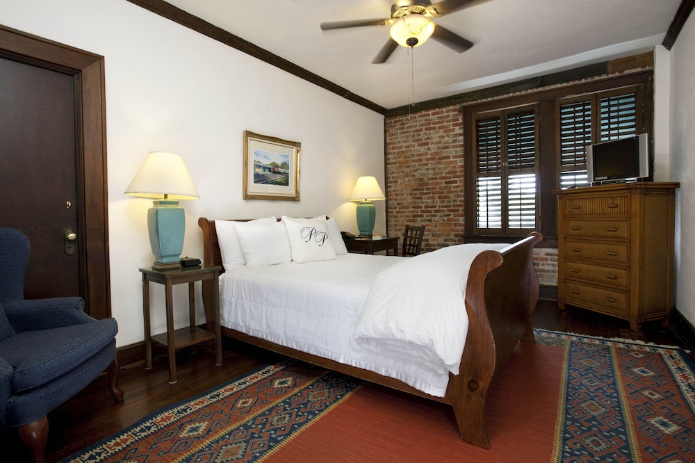 Deluxe Room, 1 Queen and 1 Single photo 2