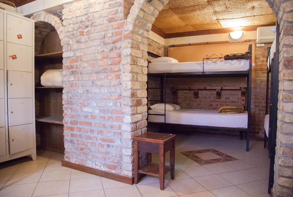 Shared Dormitory, Mixed Dorm, Shared Bathroom photo 3