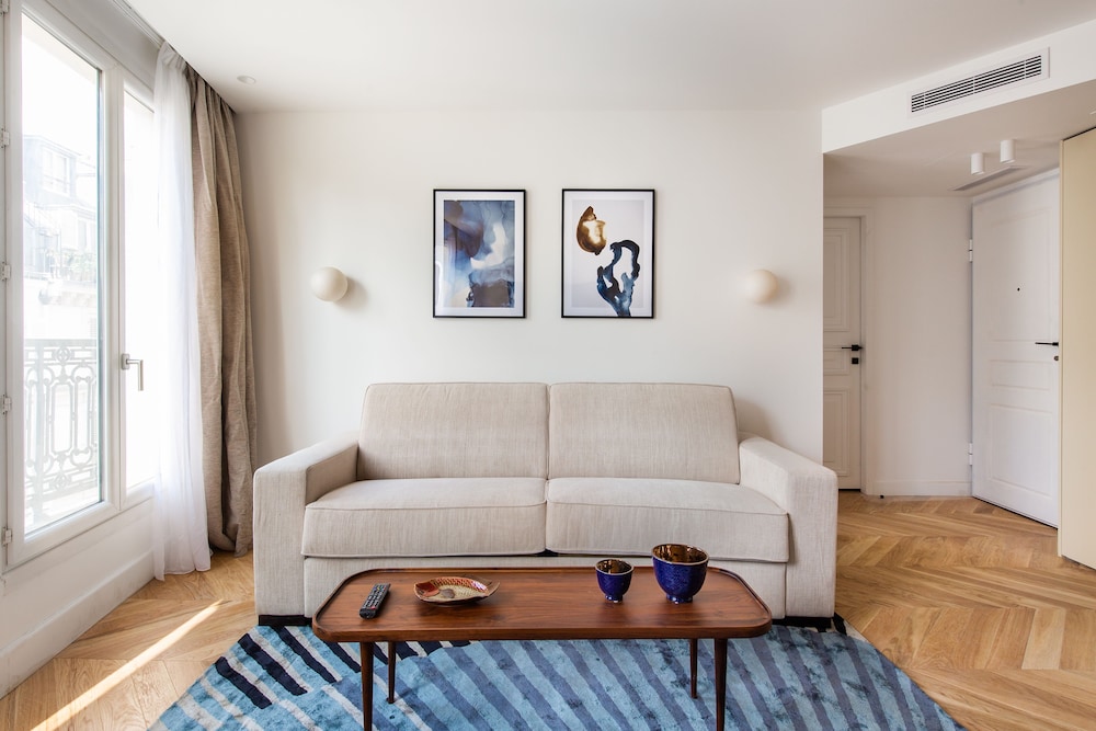 Deluxe Apartment, 1 Queen Bed with Sofa bed, Balcony, City View