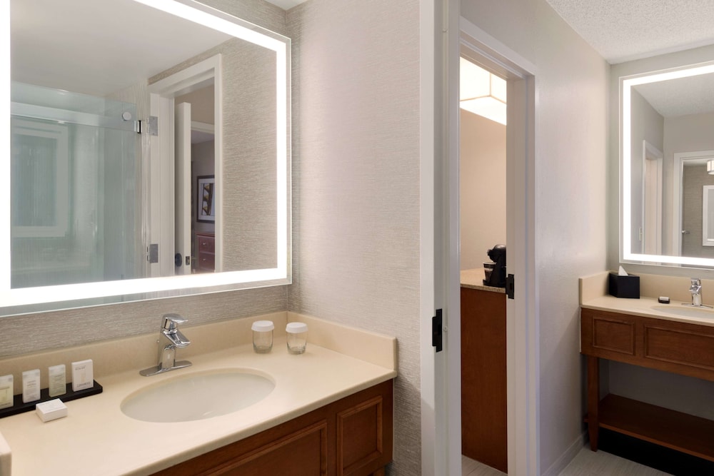 Premium Suite, 2 Double Beds, Non Smoking, Corner
