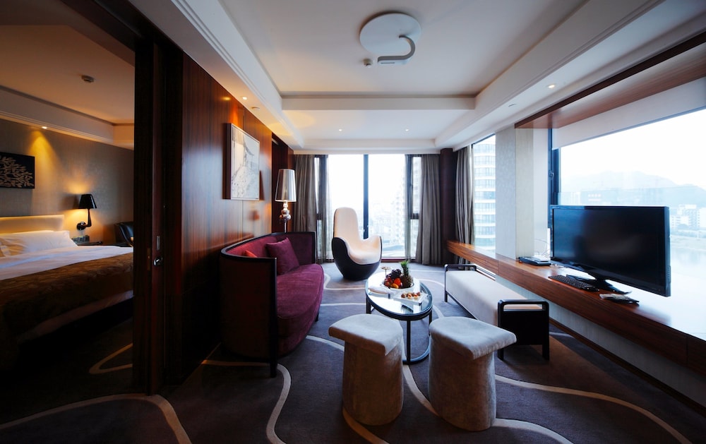 Deluxe Suite, River View photo 1