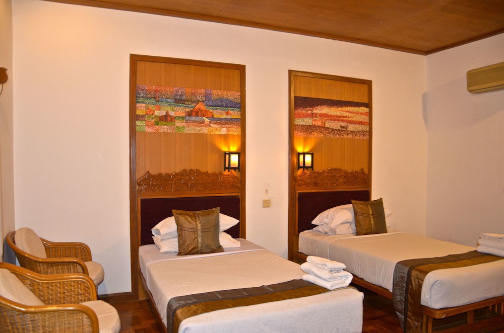Deluxe Twin Room, 2 Twin Beds photo 2
