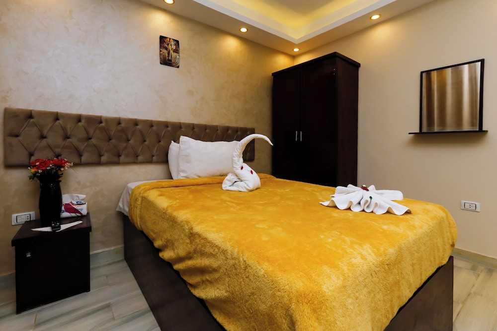 Exclusive Double or Twin Room photo 3