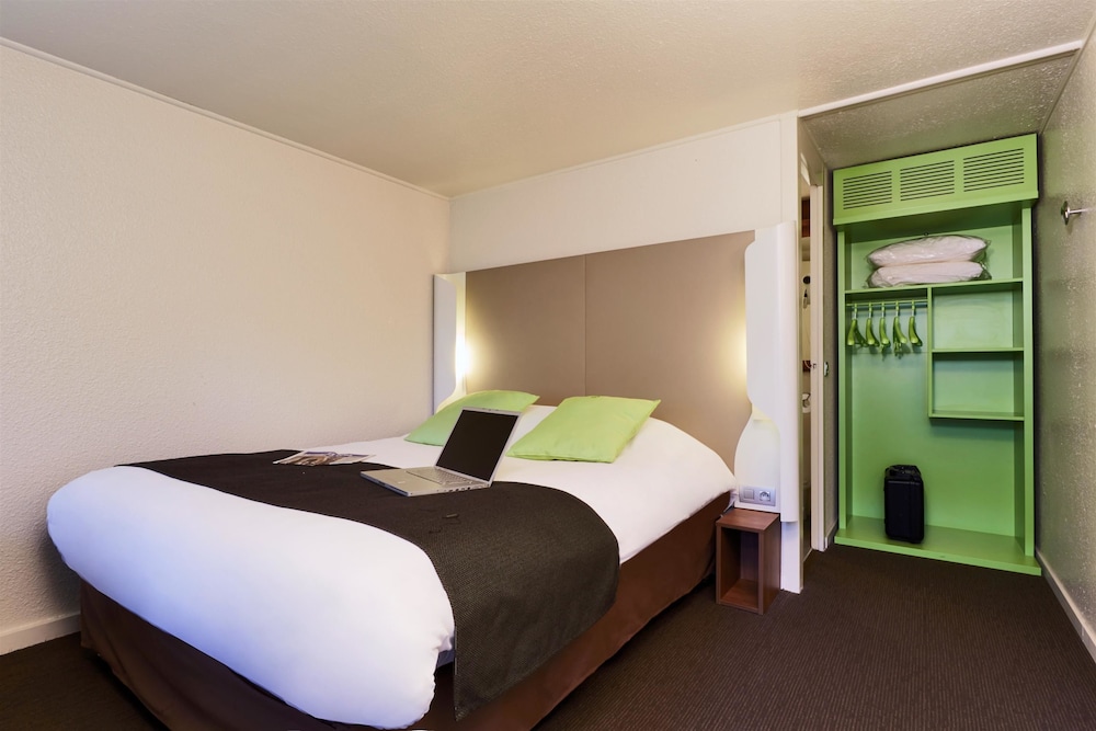 Standard Room, Multiple Beds (Junior Bed up to 10 years)
